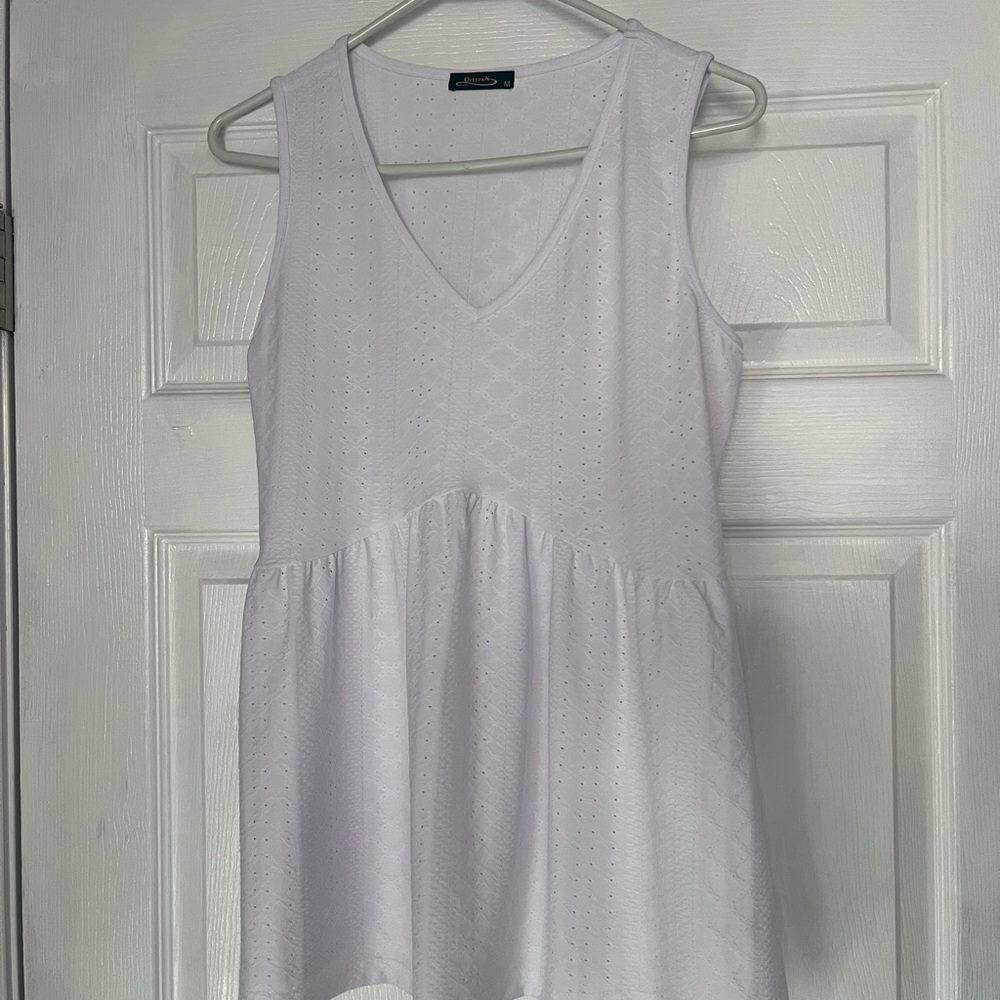 Ofeefan White Sleeveless Top M